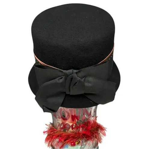 Vintage 60s Mod Black Wool Cloche Hat with Bow Detail by Jewel Tone