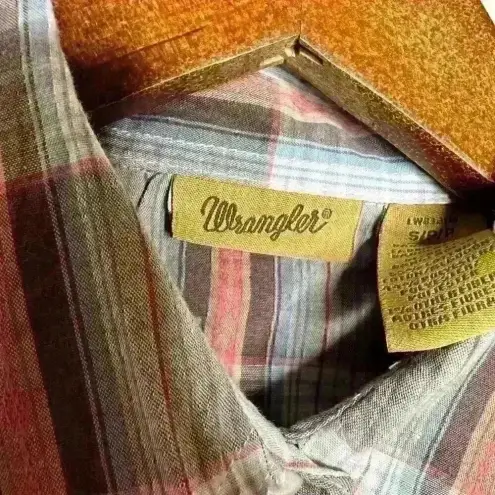 Wrangler  pearl snap long sleeved Western‎ shirt Sz S