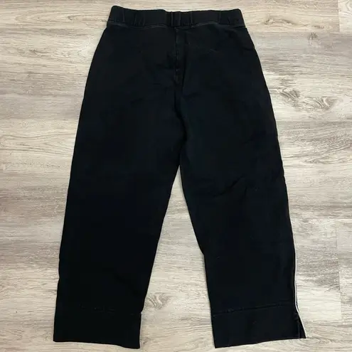 Bold Spirit Black w/White Stripe Pull On Elastic Waist Capri Leggings Size Small