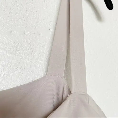 Wilfred le fou Aritzia Pale Taupe Ruffle Cami Top Size Medium