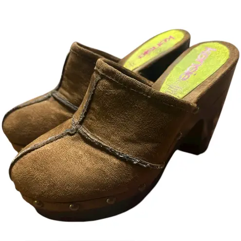 Kensie Girl Studded Faux Suede Platform Clogs. Size 6. Camel Color Brown