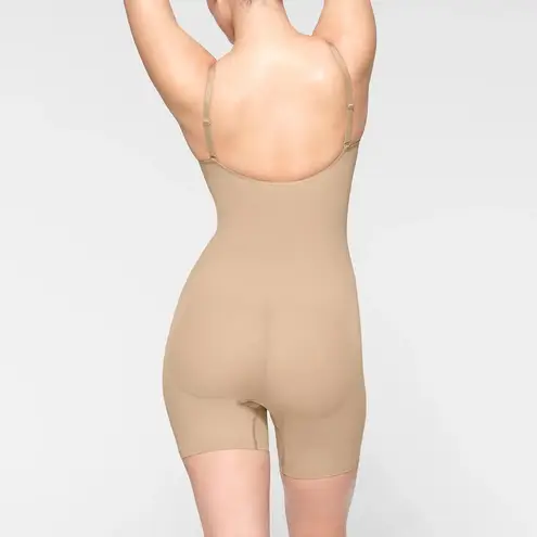 SKIMS Seamless Sculpt Mid Thigh Bodysuit