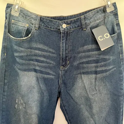 C.O.Z.Y Straight Leg Womens Jeans Size XL Denim Medium wash Light Distress New
