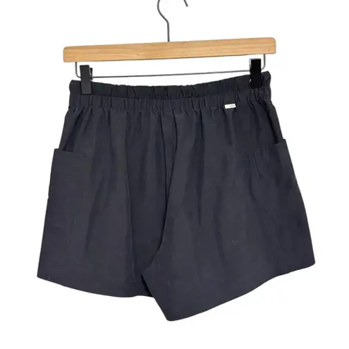 Vuori NWT Isla Baggie Short in Black - Size XS