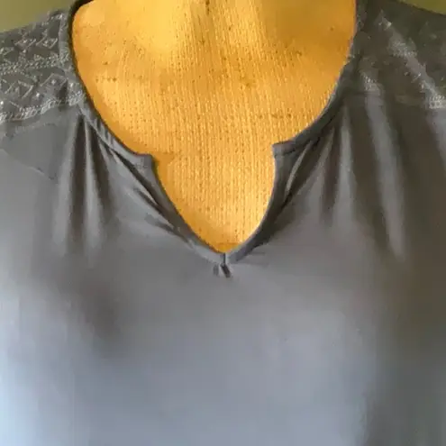 Cable & Gauge Key Hole Short Sleeve Shirt ~ XL