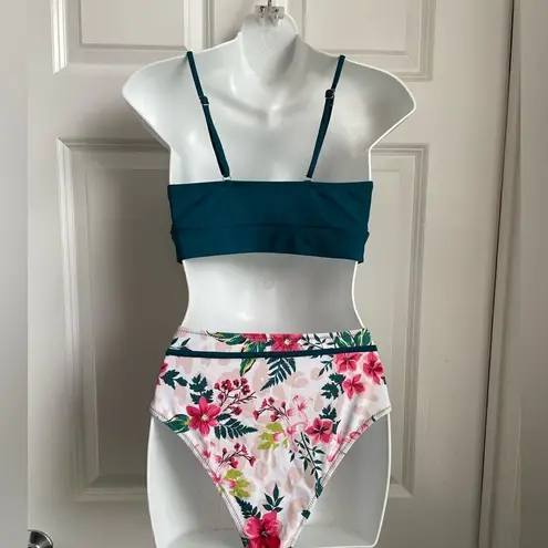 Beachsissi Scoop Neckline Bikini Top Green Size Small