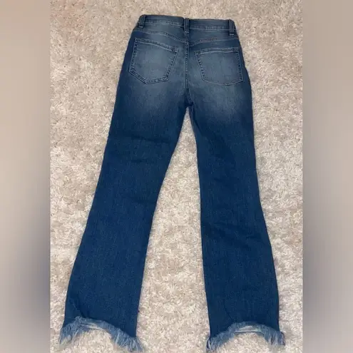 Sneak peek light wash ripped jeans Size 25
