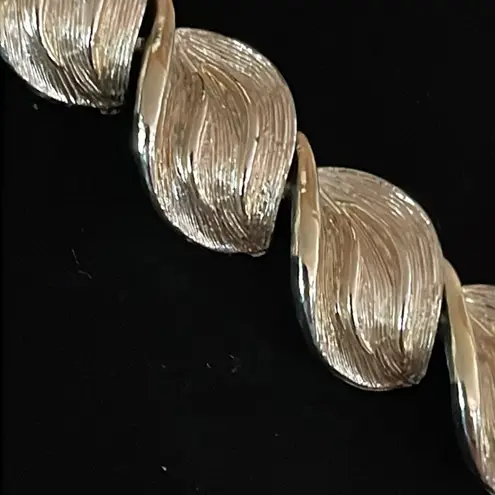 Coro Vintage Signed Gold Brush Tone Linked Twirled Leaves Necklace & earrings