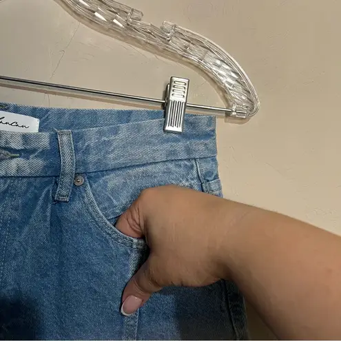 Kancan Roxie Front Single Seam Frayed Jean Shorts