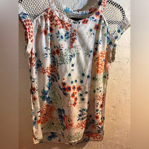 Daniel Rainn Orange and Blue Asymmetrical Cap Sleeve Blouse w crochet accents - Image 6