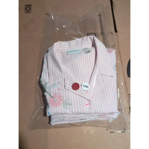 Alfred Dunner Pink Embroidered Outfit, 2 Piece Set, Size 16 Pants, Size 18 Shirt