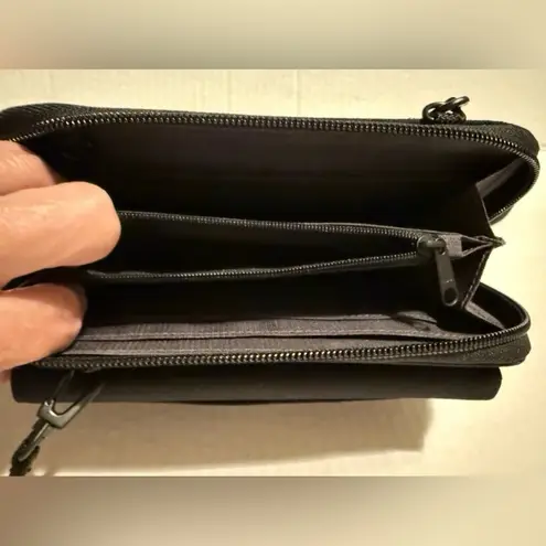 Eagle Creek Black Nylon Wallet Travel Organizer Around Town Clutch NWOT