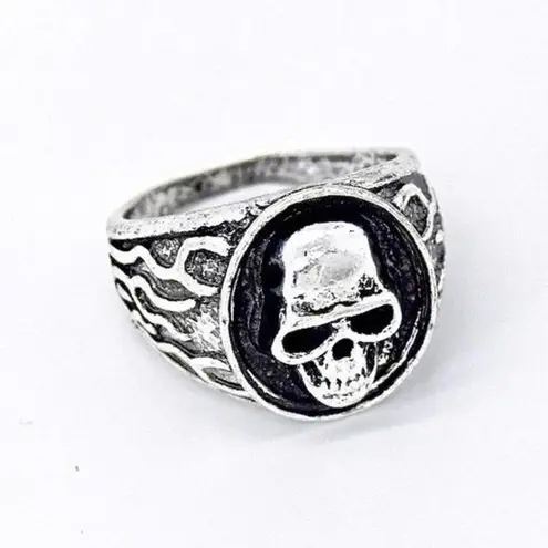 Statement Skull Signet Ring Silver