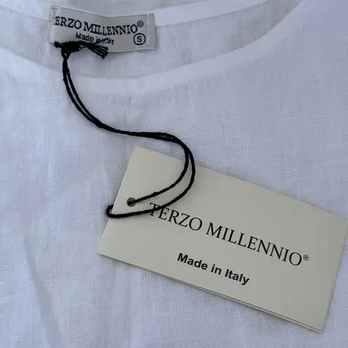 Women's Italian made 100% linen Sleeveless embroidered Lace Hem Top size small White