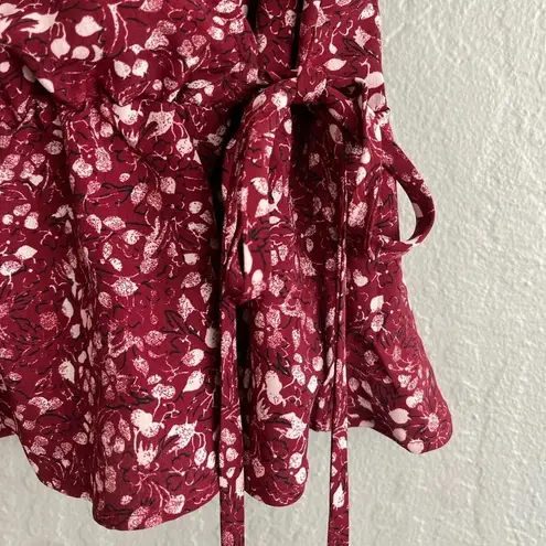 Melrose and Market NWT Faux Wrap Ruffle Sleeve Red Syrah Berry Floral Top,…