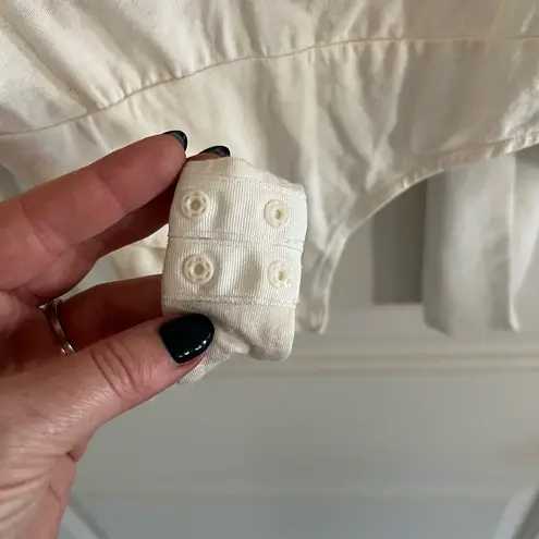 New York & Company Ivory Button Down Tie Neck Bodysuit in EUC Size Extra Small