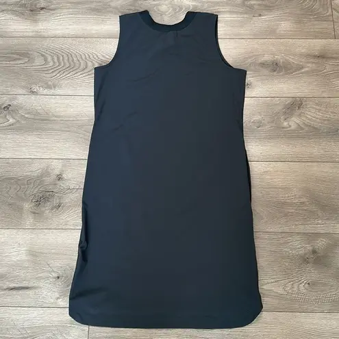Southern Tide NWOT  Black Active Side Pocket Performance Dress Size XS