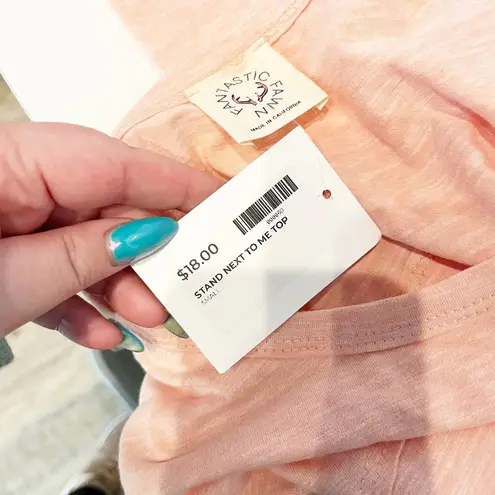 Fantastic Fawn Long Sleeve Crew Neck Back Vent Hi-Low T-Shirt Peach Small