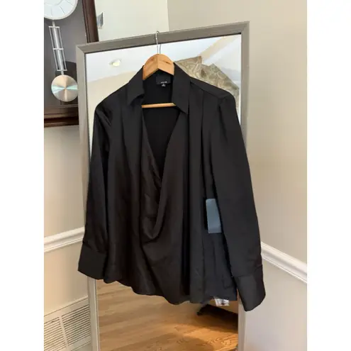 Olia Women’s Small Blouse Black Low Cut Plunging Neckline Satiny Relaxed Fit Black