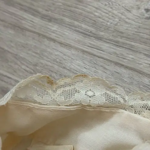 Gunne Sax Victorian Cottagecore Lace High Neck Pleat Front Blouse | Cream