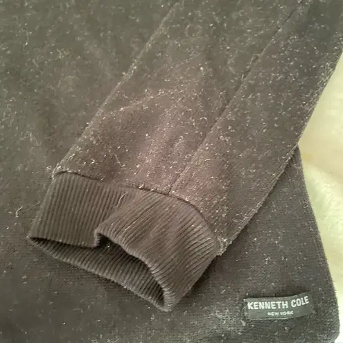 Free with Bundle unisex Kenneth Cole Black sweater size large - Image 3