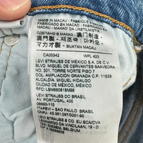 Levi Strauss & CO. Levi's 501 Denim Shorts Women's Size 30 Blue Frayed Hem Button Fly Classic