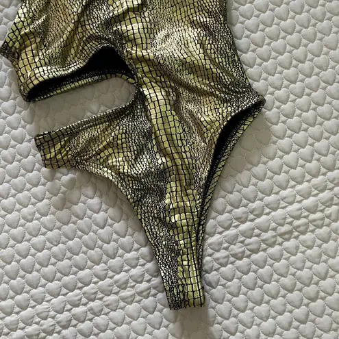 NWT DAHLA Women One Piece Snakeskin Print Swimwear Sexy Cut Out One Shoulder S Gold