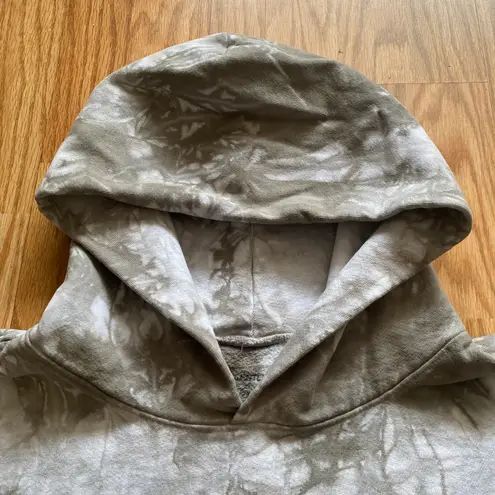 TIE DYE CIRCLE LOGO IN GREY CRYSTAL WASH