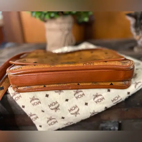 MCM Authentic Vintage Bag/Crossbody w/Clutch Wallet & Dust Bag