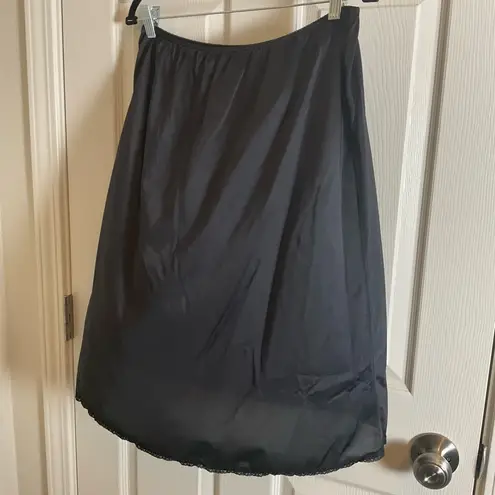 Bali Woman’s Elegant Black Lace Trim slip Size 1X