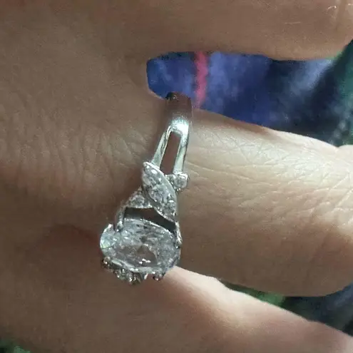 Zales 1.3CT White Oval Cut CZ Three Stone Halo Engagement Wedding 925 Silver size 7