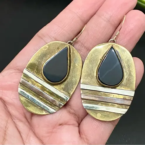 Onyx Vintage Modernist Black  Hammered Metal Brass & Silver-tone Oval Earrings