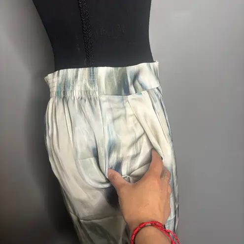 H&M  Cream Patterned Satin Short