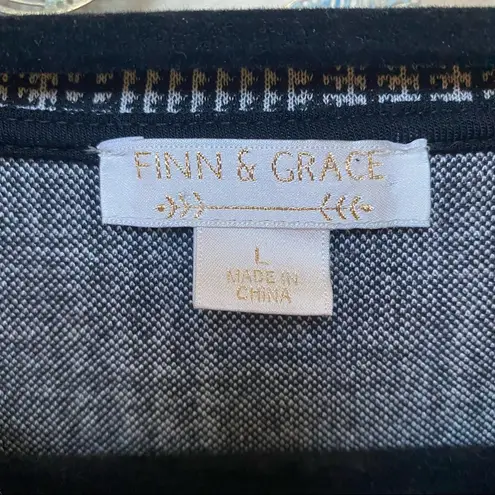 Finn & Grace ❤️ Houndstooth Plaid Bell Sleeve Pullover Top Large EUC CLEARANCE