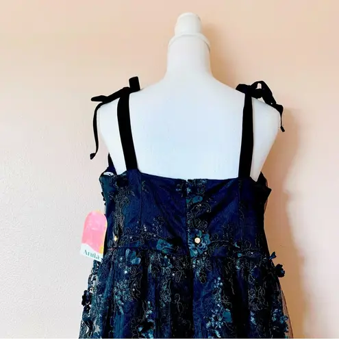 Arula Black & Gold Floral Appliqué Sequin Shimmer Sleeveless Maxi Dress. Size 1X