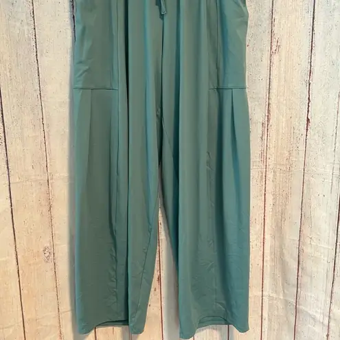 Halara NWT  Mid rise Wide Leg Pants