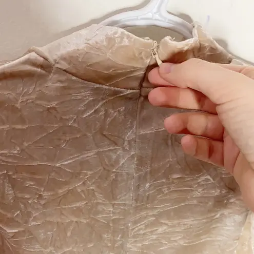 525 America mockneck champagne crinkled tank top sz M Size M