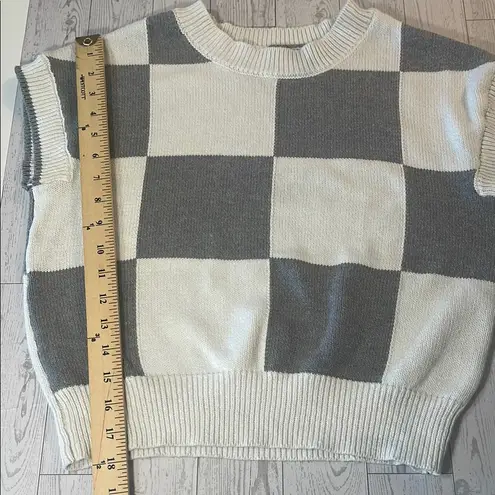 moon & madison Gray and White Boxy Cropped T