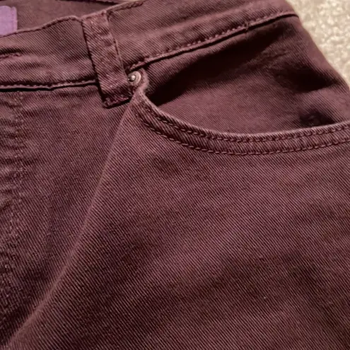 Gloria Vanderbilt brown jean capris Size 8