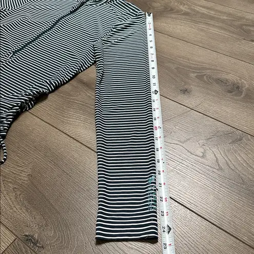 Carve Designs Cruz Navy Stripe 1/2 Zip Long Sleeve Swim Rashguard Size Small