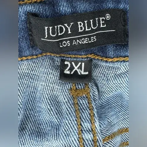 Judy Blue Slim Fit Distressed Size 2XL