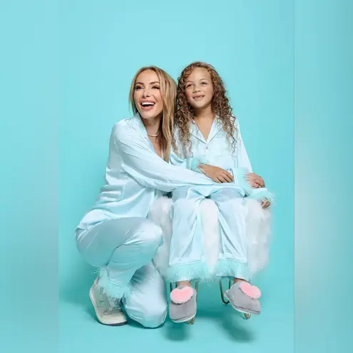 Lola + The Boys Sky Feather Silky Set Size Small