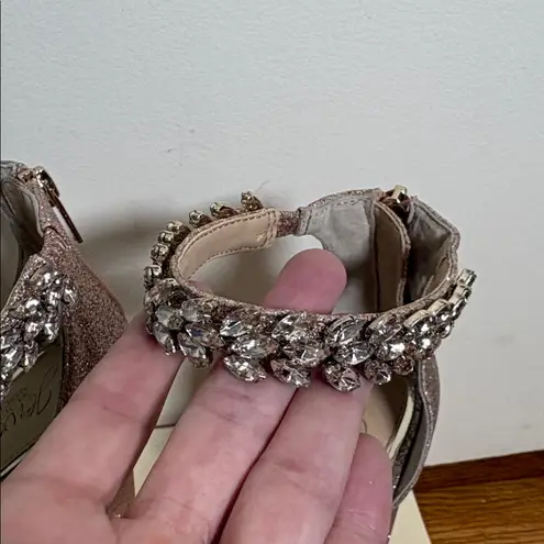 Badgley Mischka Mayra Ankle Strap Evening Shoe rose gold glitter size 8