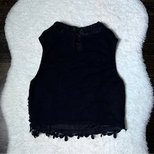 TCEC Black Floral Lace Sleeveless Cropped Top