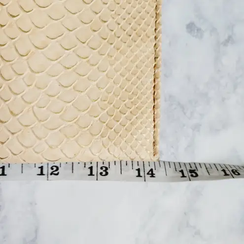 Urban Expression Urban Expressions Bailey vegan reptile clutch