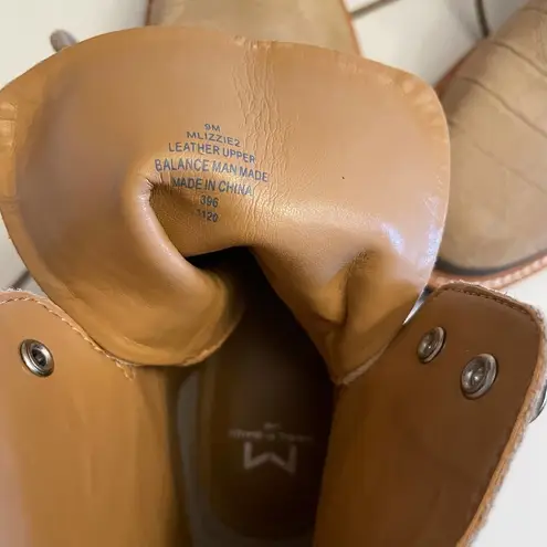 Marc Fisher NWOT  Izzie 2 Leather Combat Alligator Print Lace Up Boots Size 9