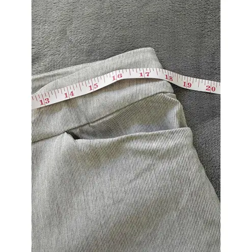 Hilary Radley Light Grey Linen KneeLength Unisex Casual Shorts Size Large