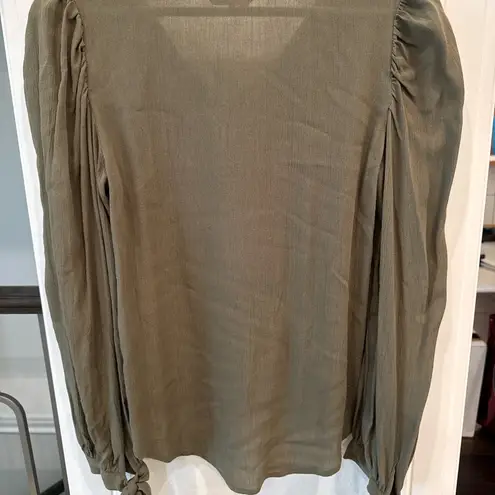 Rockettes Olive Button