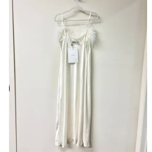 NWT Sleeper Boheme Feather