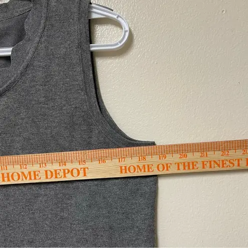 August Silk Gray Knit Sleeveless Top Tank Shirt
Fitted Office Scalloped Neckline